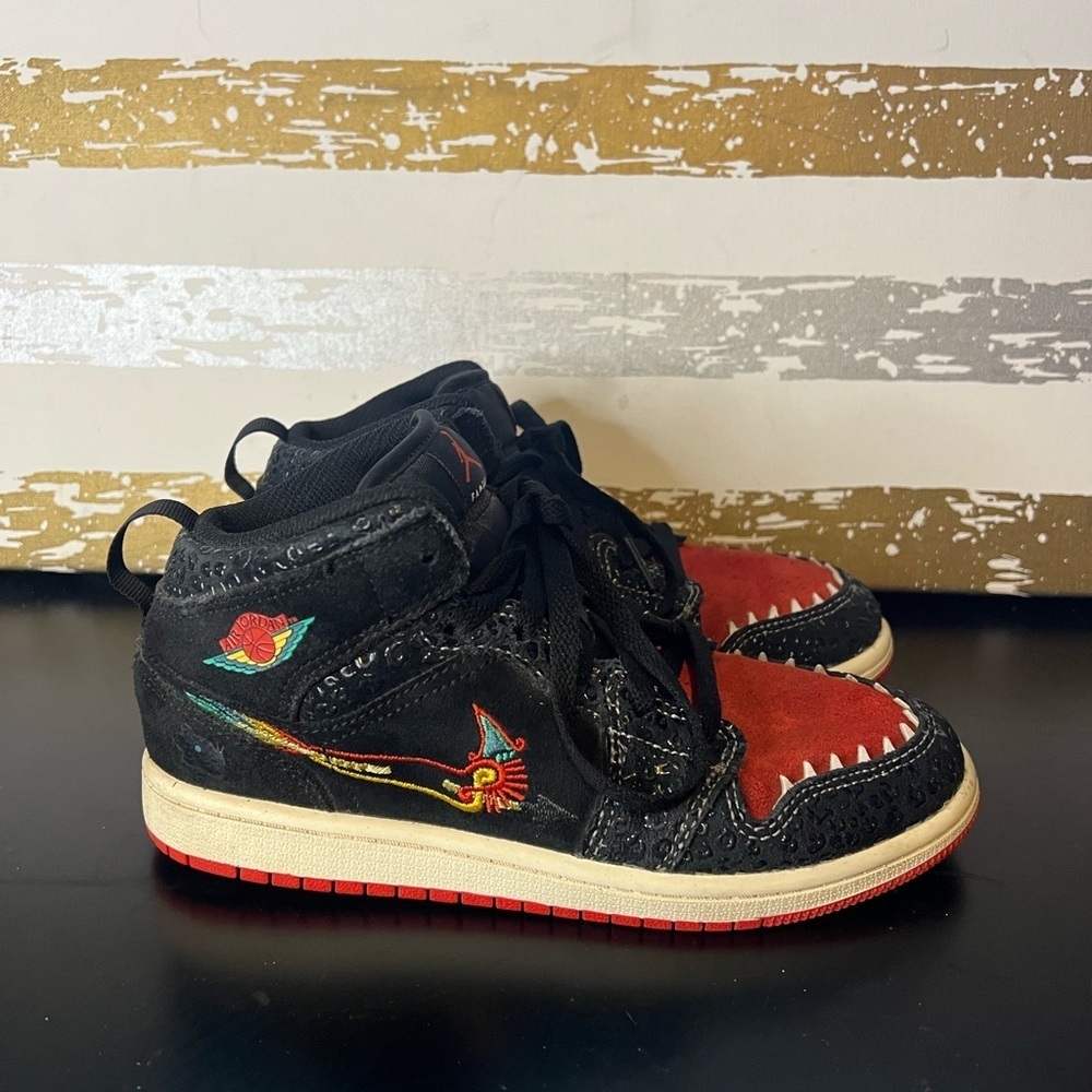 Jordan “Siempre Familia” - Picture 2 of 7